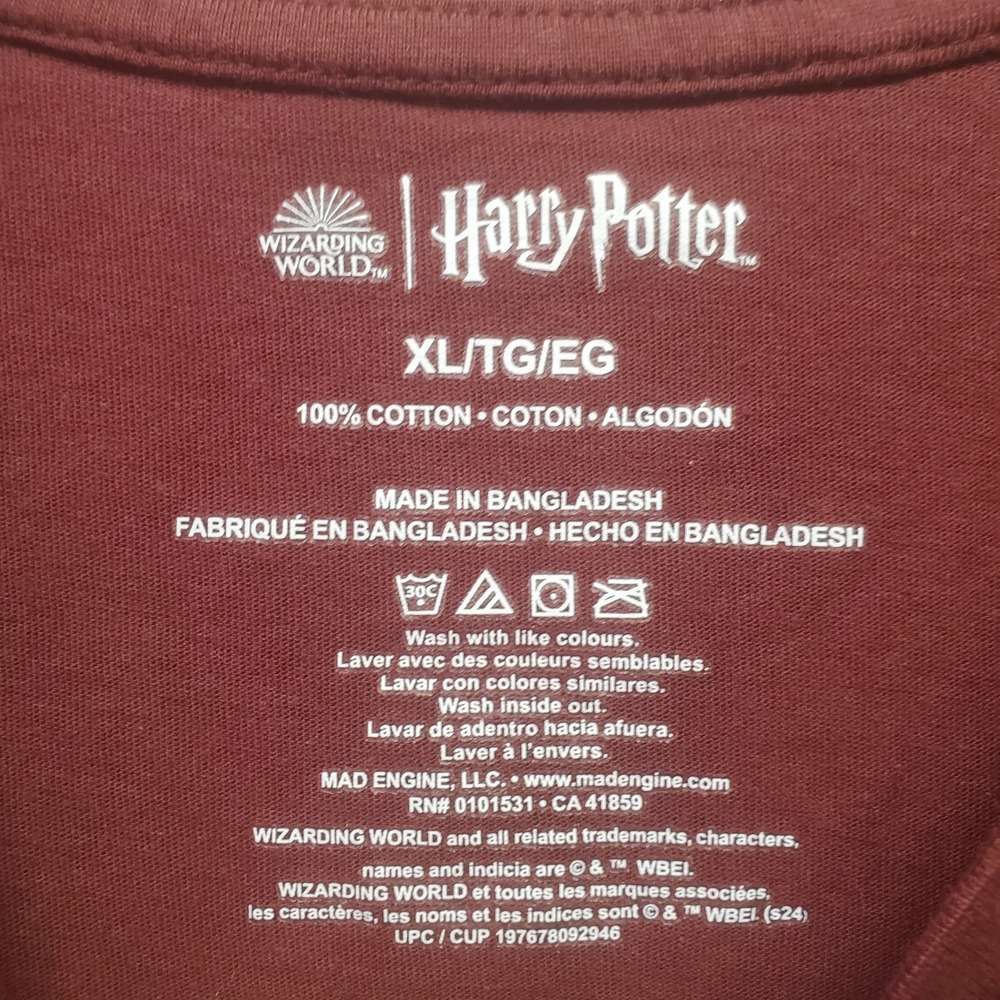 Harry Potter Hogwarts Gryffindor Seeker Alumni Maroon T-Shirt Women's XL Tee Top - Picture 3 of 6